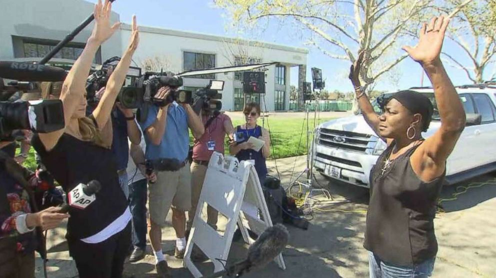 PHOTO: Stephon Clark's aunt, Sacramento resident Kimmy Simone, pleaded for "no more violence" outside the city's Boss Church, where Clark's wake was held Wednesday. 