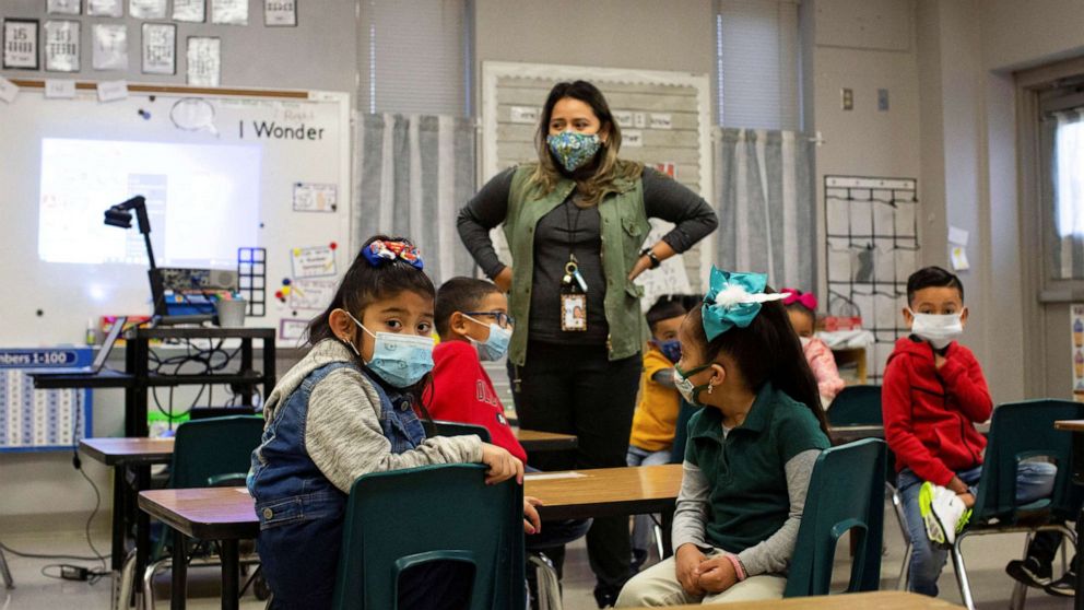 PHOTO: Students sit at a classroom in San Antonio, Texas, on Jan. 11, 2022.