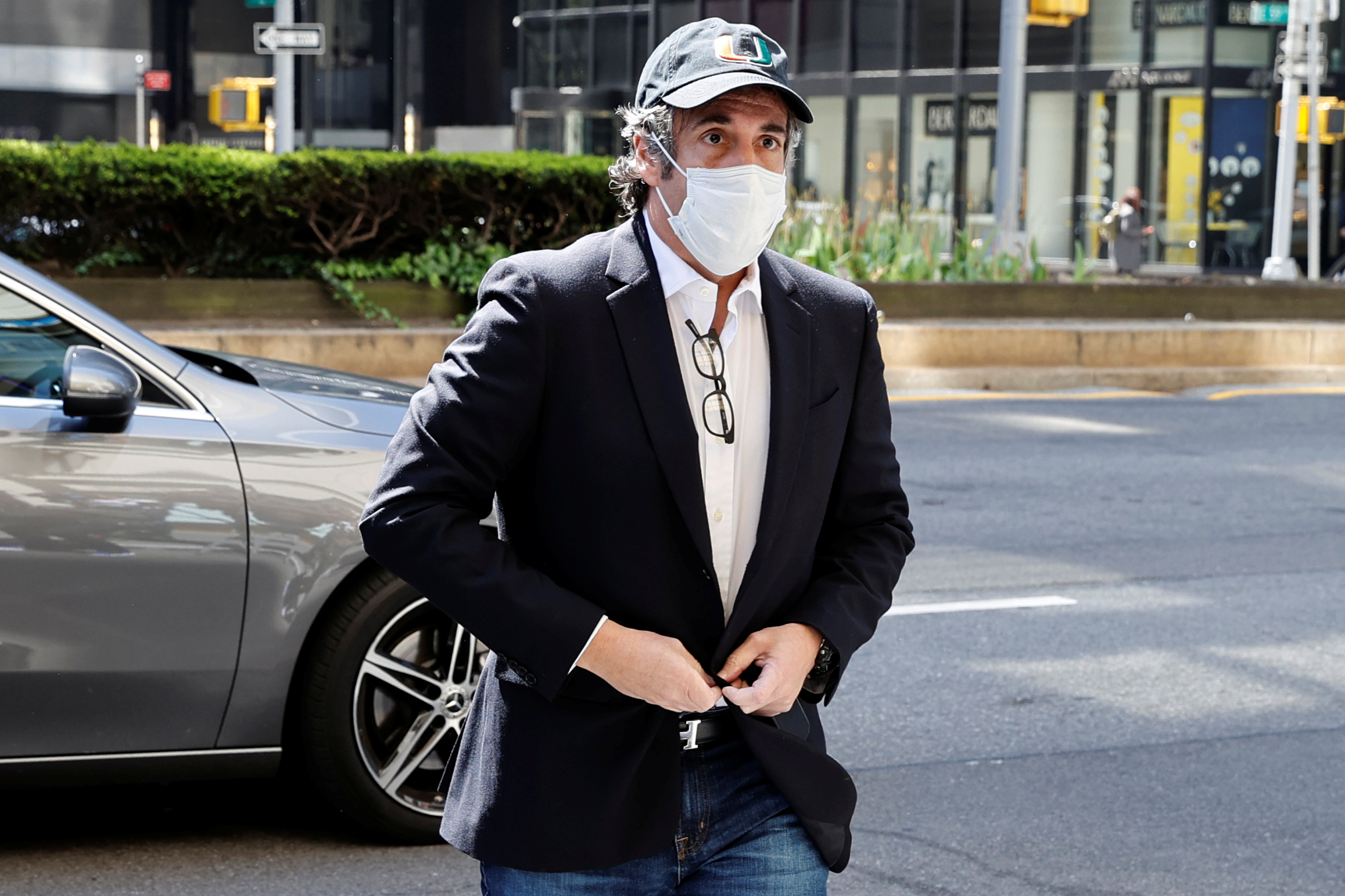PHOTO: Michael Cohen, the former personal lawyer for U.S. President Donald Trump arrives at his Manhattan apartment after being released from federal prison to serve the remainder of his sentence under home confinement in New York City, May 21, 2020.