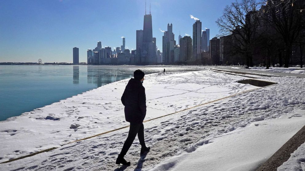 Chicago+Braces+for+Snowfall%2C+Mayor+Urges+Preparation