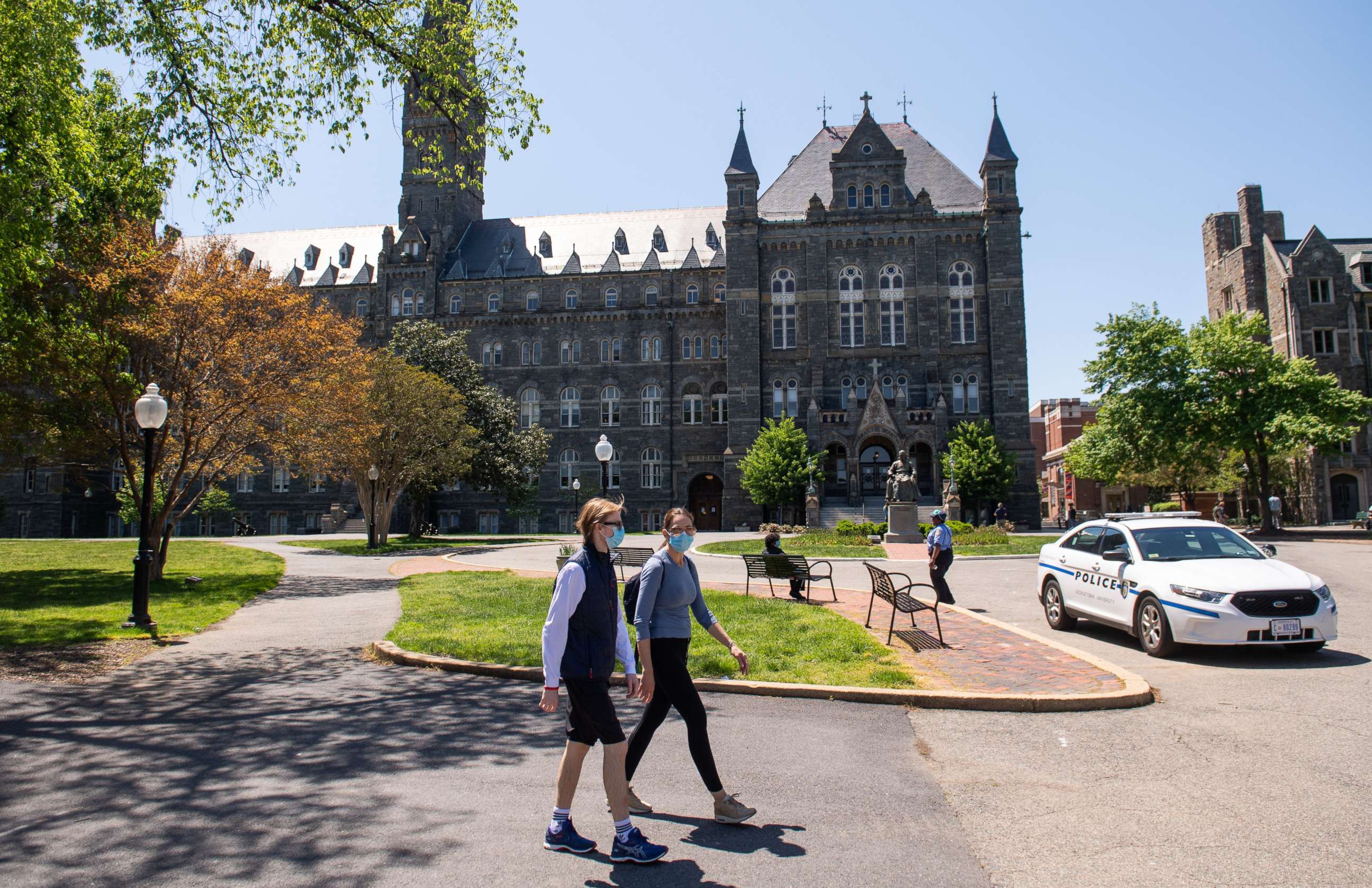 PHOTO: The campus of Georgetown University is seen nearly empty as classes were canceled due to the coronavirus pandemic, in Washington, May 7, 2020