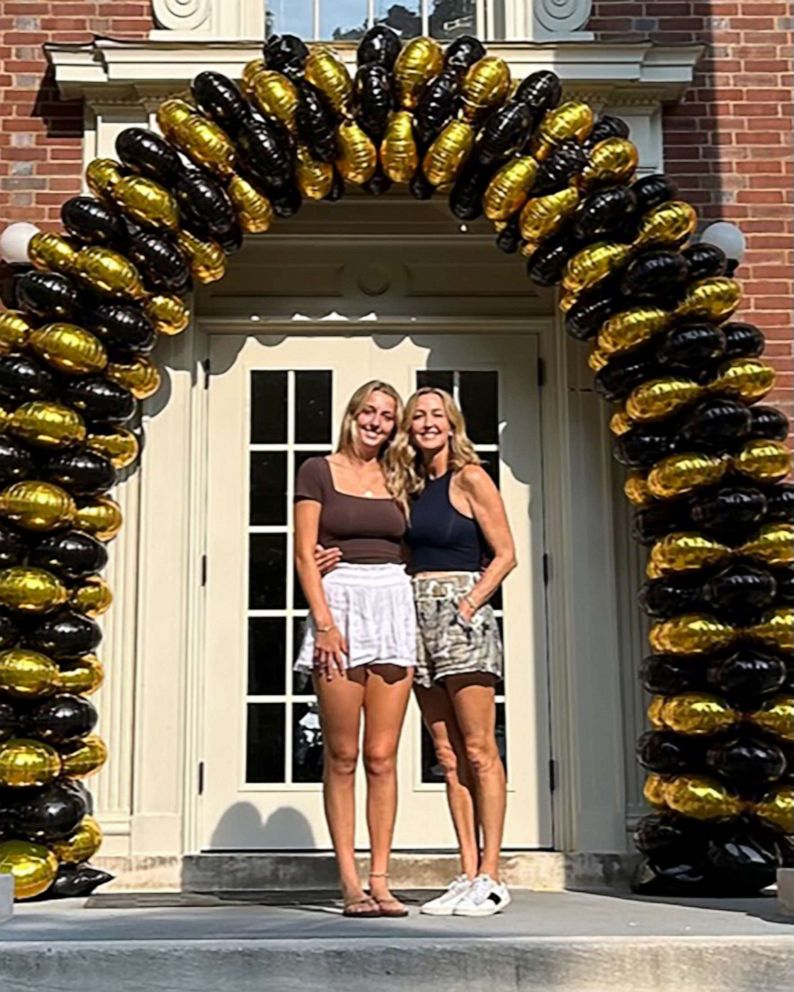 PHOTO: GMA's" Lara Spencer and daughter Kate are pictured at college drop-off.