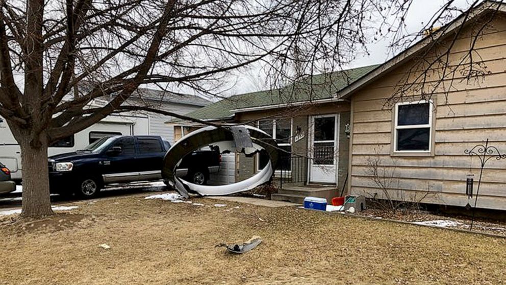 Plane debris rains down on neighborhood after engine failure - Vimarsana News