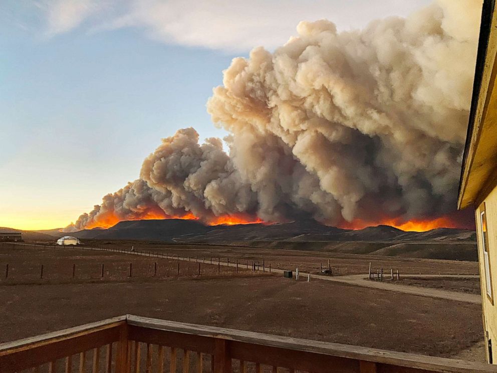 PHOTO: The East Troublesome Fire burns north of Granby, Colo., Oct.21, 2020.