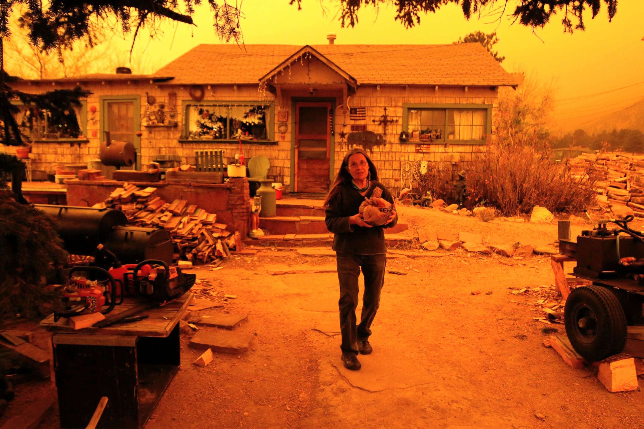 PHOTO: A resident of Estes Park, Colorado evacuates due to the East Troublesome Fire, Oct. 22, 2020.
