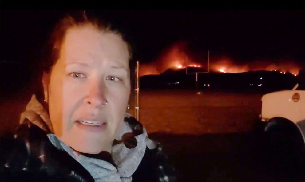 PHOTO:  Evacuee CarrieAnn Fain fled from the East Troublesome Fire in Grand Lake, Colo., Oct. 21, 2020.
