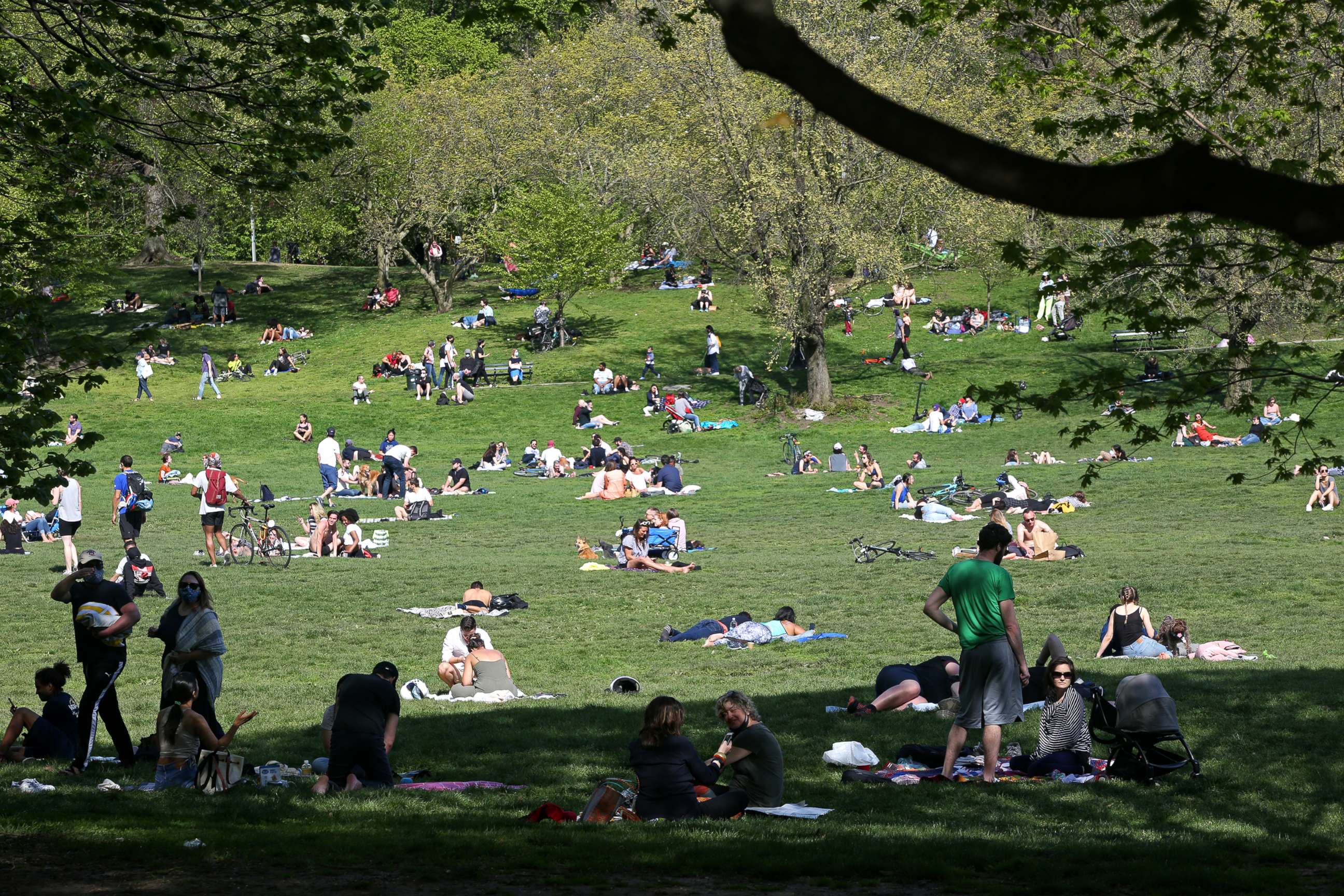 PHOTO:New Yorkers in Prospect Park during nice weekend weather as social distancing guidelines remain in place to limit the spread of coronavirus on May 2, 2020 in New York City.