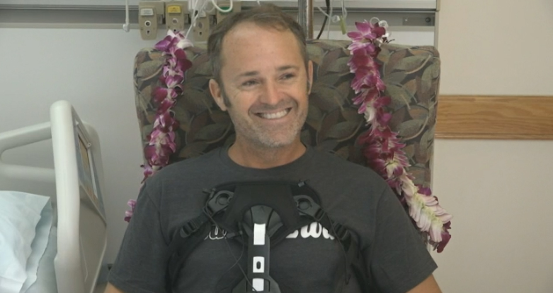 PHOTO: Pilot Matt Pothier is recovering after crashing a plane in Oahu, Hawaii, on Thursday in waters near Waikiki Beach. 