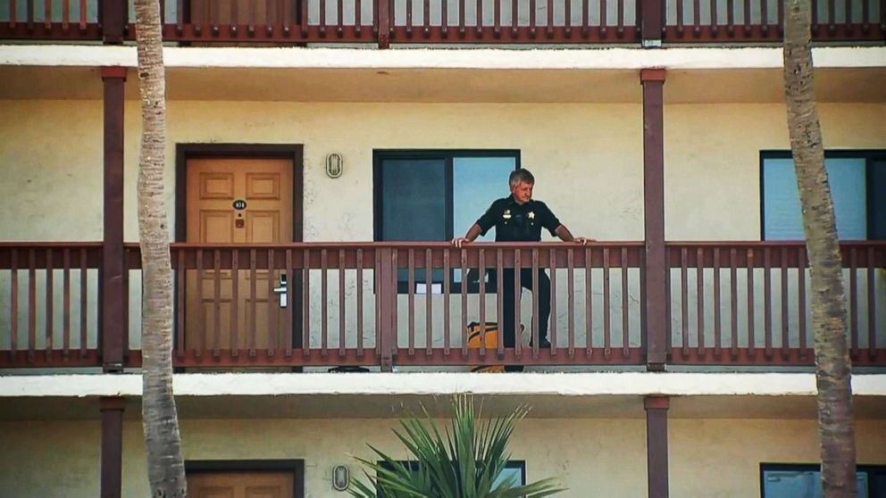 PHOTO: The crime scene where Pamela Hutchinson's body was found at her apartment in Fort Myers, Fla., on April 9, 2018.