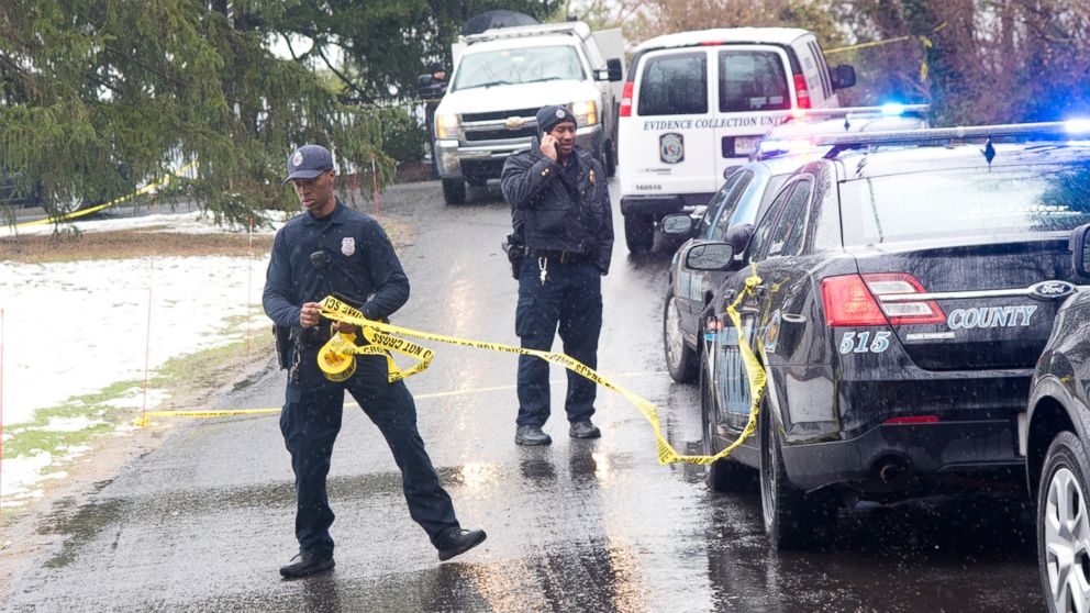 PHOTO: Police investigate the scene of a suspected murder and suicide on the 500 block of Arundel Blvd. in Crownsville, Md., March 7th, 2018.