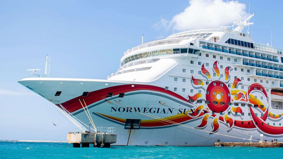 PHOTO: Norwegian Sun from Norwegian Cruise Line sits in the waters near the Dutch Carribean island of Aruba, Apr 23, 2021.