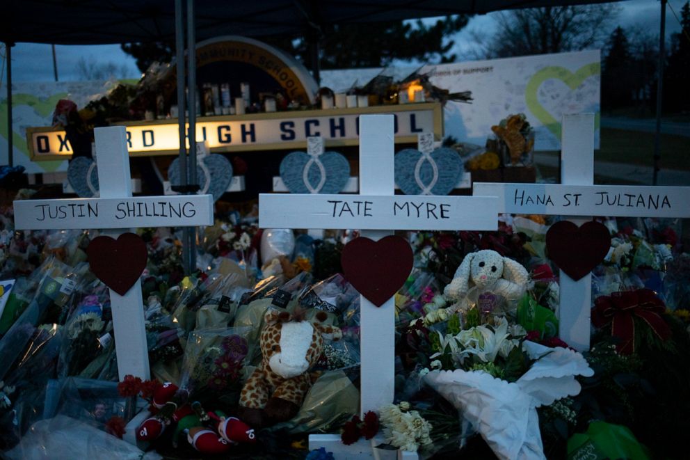 PHOTO: The memorial outside of Oxford High School, Dec. 7, 2021, in Oxford, Mich.