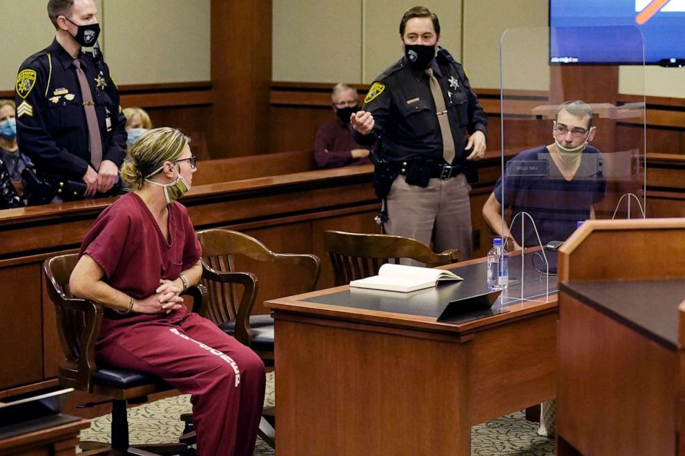 PHOTO: In this Dec. 14, 2021, file photo, James Crumbley, right, looks towards his wife Jennifer Crumbley during a court hearing in Rochester Hills, Mich.