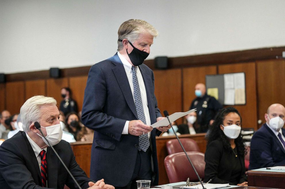 PHOTO: Manhattan District Attorney Cy Vance makes a statement in a courtroom in New York, Aug. 18, 2021.