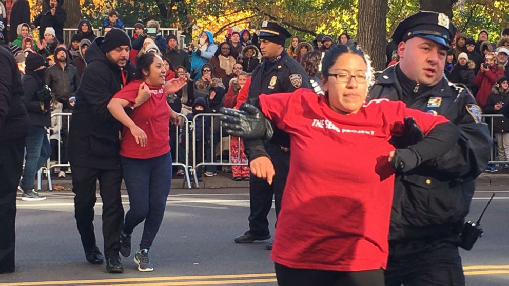 Dreamers stage protest during Macy's Thanksgiving Day Parade ABC News