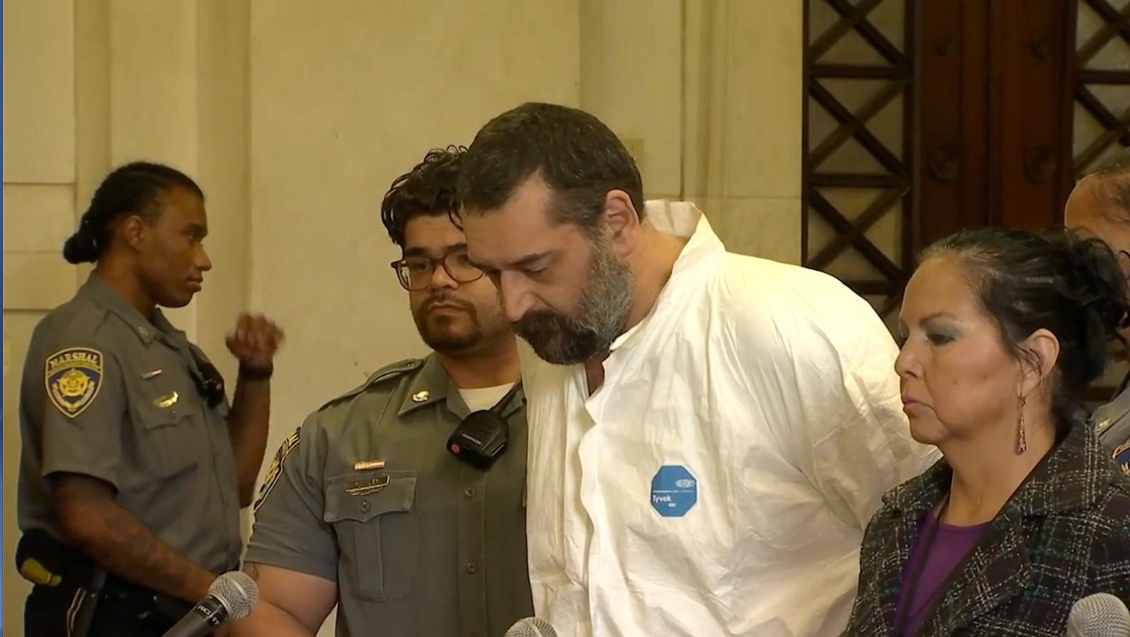 Man charged in fatal baseball bat beating of son - Good Morning America