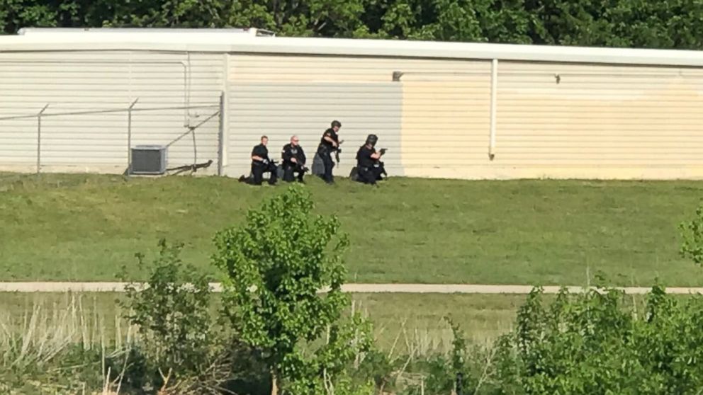 Dallas police officer dies 1 day after shooting that injured 2 others ...