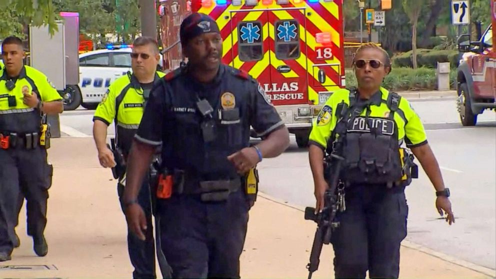 PHOTO: First responders secure the scene near the Earle Cabell Federal Building in Dallas after reports of a shooting, June 17, 2019.