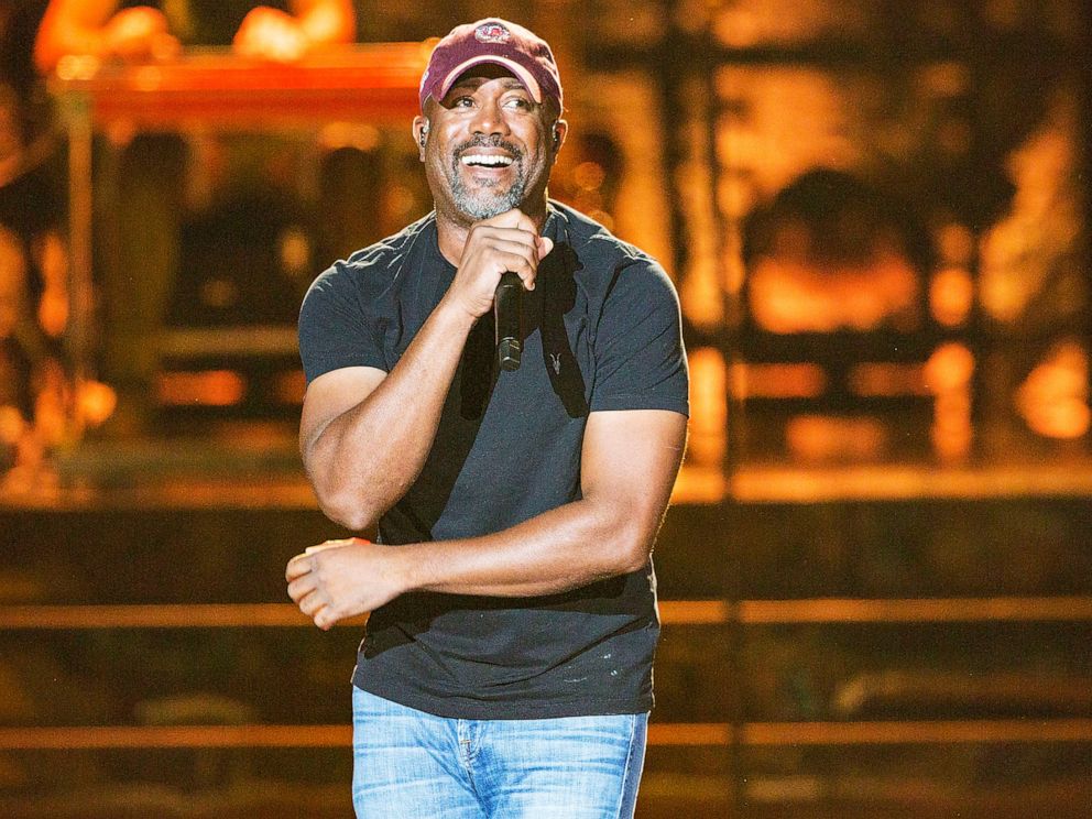 Darius Rucker On Reba Mcentire S Advice For Hosting Cma Awards Discussing Racism With His Kids Abc News