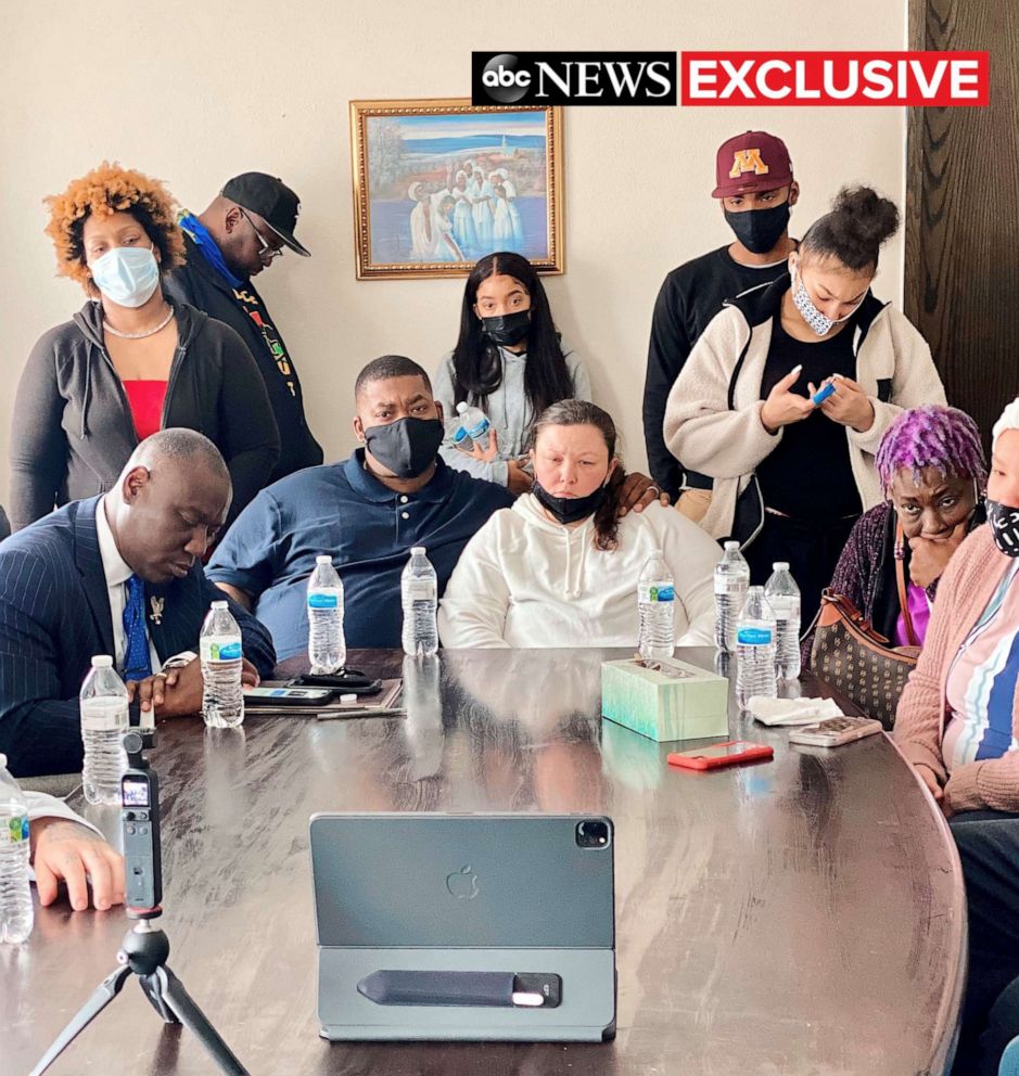 Daunte Wright S Mom Says She Wants 100 Accountability In Wake Of Officer S Arrest Abc News