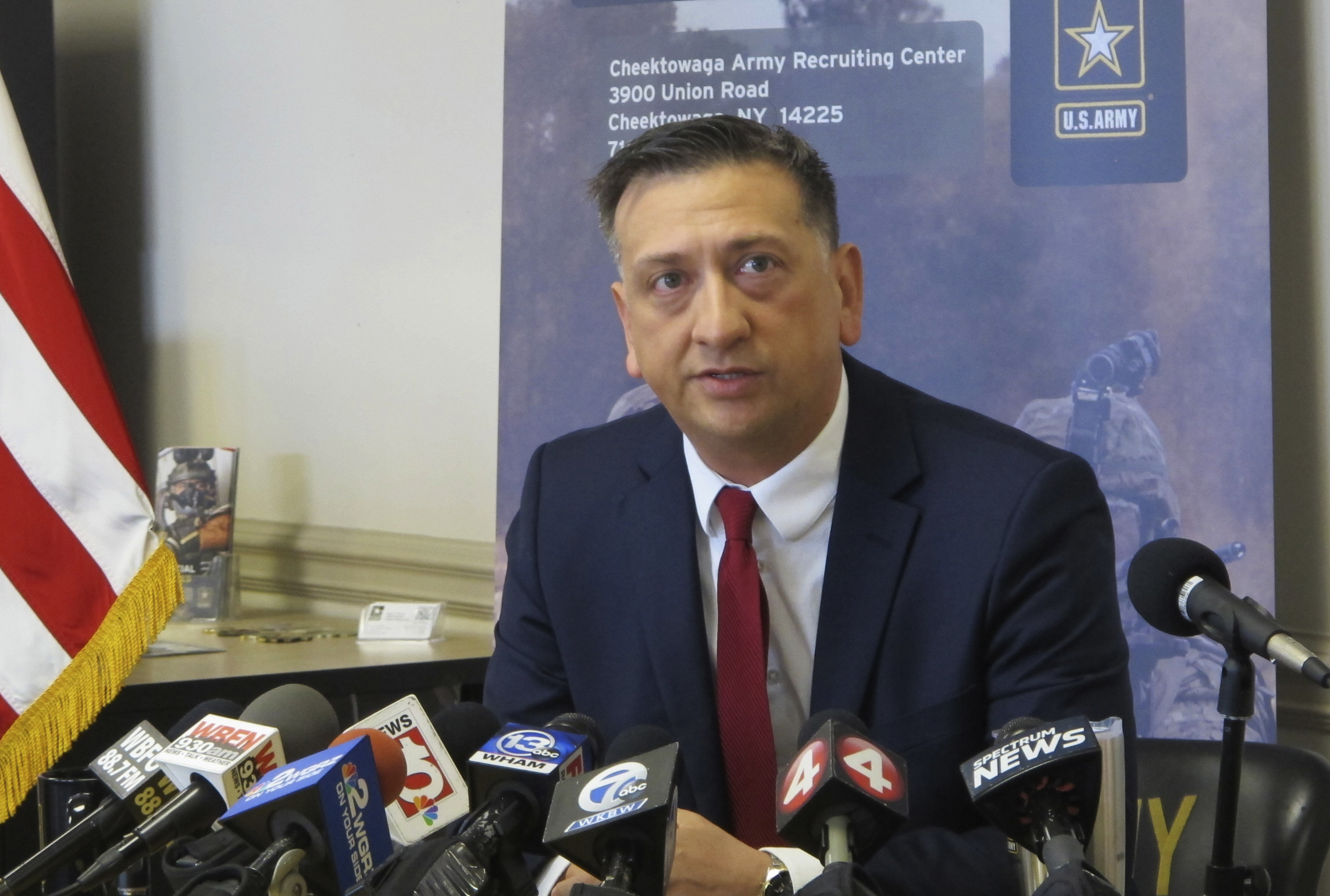 PHOTO: Staff Sgt. David Bellavia, of Lyndonville, N.Y., speaks at a news conference at an Army recruiting station in Cheektowaga, N.Y., June 11, 2019.