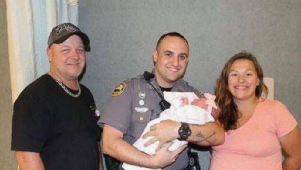 Daytona Beach Police Officer Robert Mowery, along with four other officers, stopped traffic Wednesday evening so that Richie Kumm, and his lovely and very pregnant wife Casidhe Kennedy, could get to Halifax after her water broke.