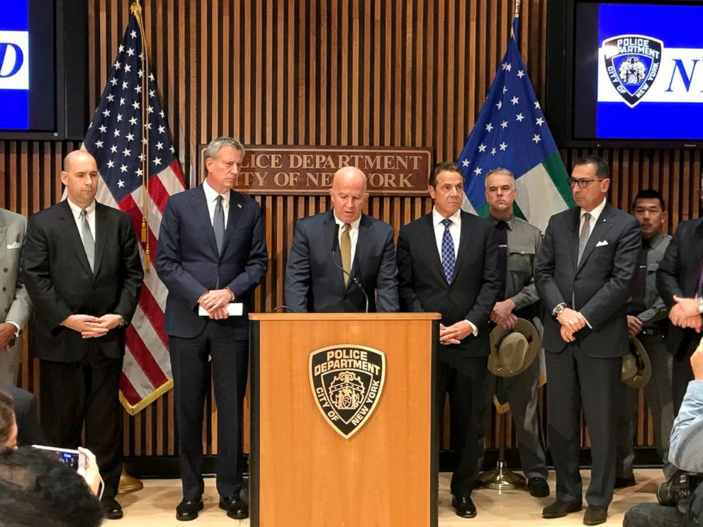 PHOTO: NYPD Commissioner James P. O'Neill, center, New York City Mayor Bill de Blasio and New York Governor Andrew Cuomo give an update on the incident that resulted in multiple deaths in New York City, Oct. 31, 2017.