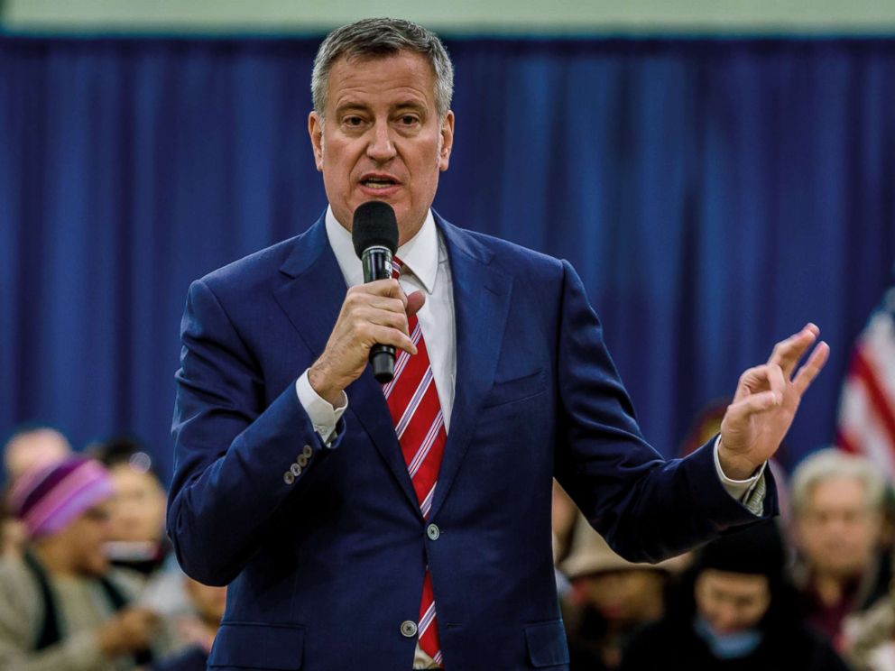   PHOTO: New York City Mayor Bill De Blasio Holds Public Meeting in Chelsea, March 15, 2017. 