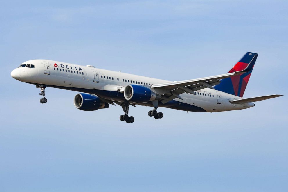 PHOTO: File photo of a Delta Air Lines Bombardier Boeing 757-200 aircraft on final approach for landing in John F. Kennedy International Airport in New York.