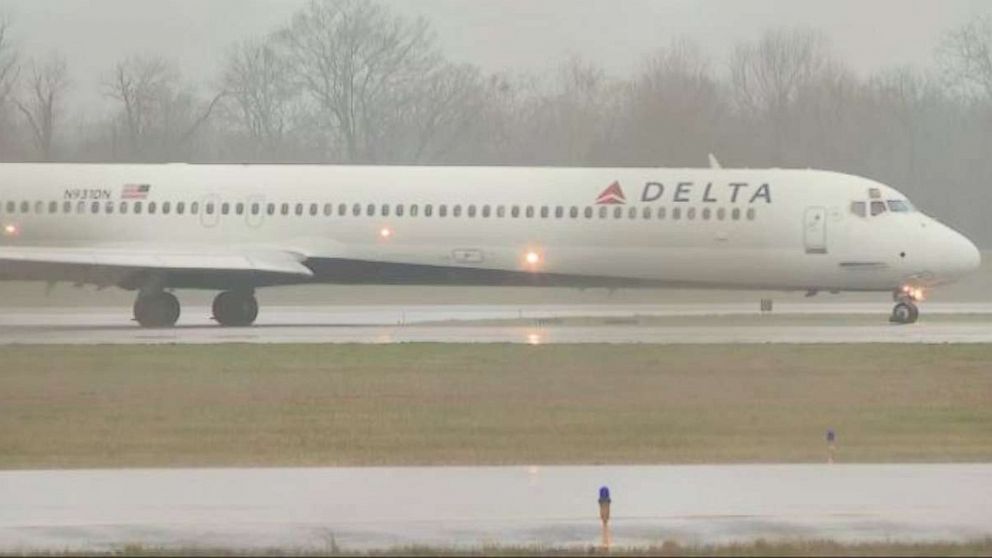 PHOTO: Delta Air Lines flight 2050 was forced to make a landing in Chattanooga, Tenn., after being struck by lightning on Tuesday, Feb. 19, 2019.