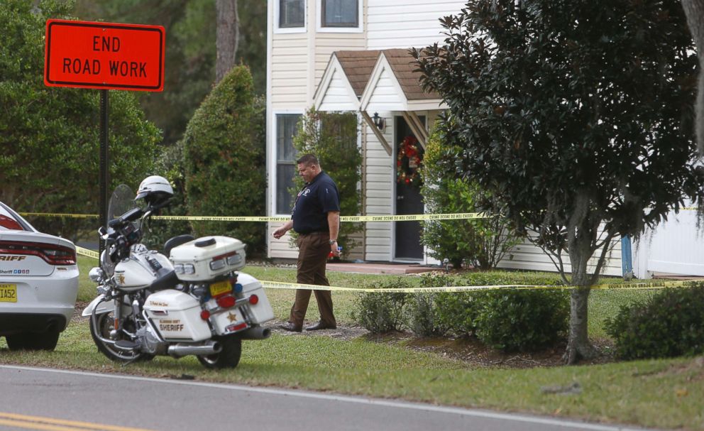 Florida Deputy Sheriff Kills 3 Relatives Then Himself Authorities Say