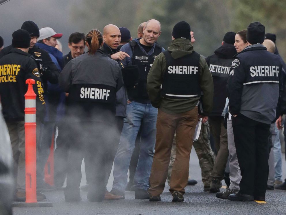 PHOTO: Pierce County Sheriff and other law enforcement officials gather, Jan. 8, 2018, in Frederickson, Wash., near the scene of the fatal shooting of a Pierce County Sheriffs deputy.
