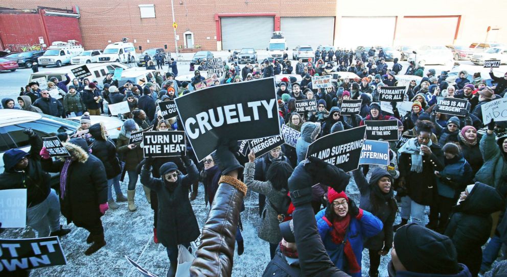 PHOTO: Protesters demonstrate outside the Brooklyn federal detention facility in New York Feb. 02, 2019.