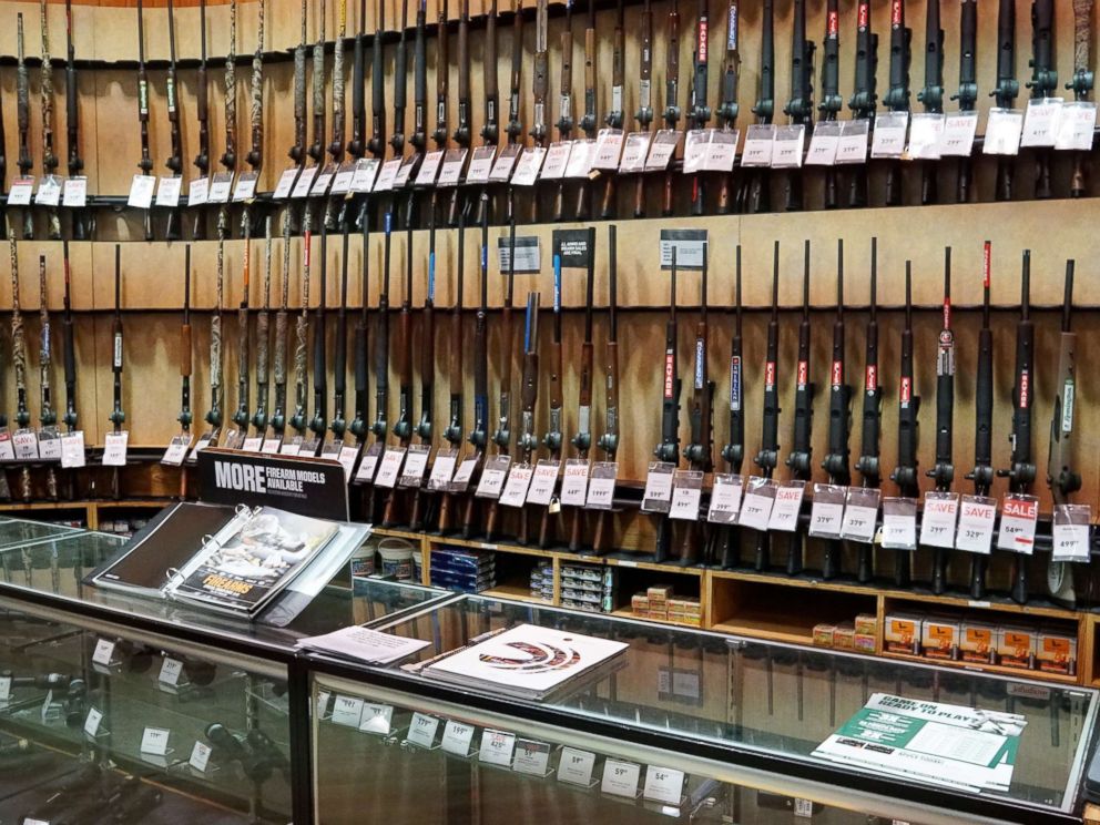 PHOTO: The gun department in a Dicks Sporting Goods store in Arlington, Va., March 1, 2018. 