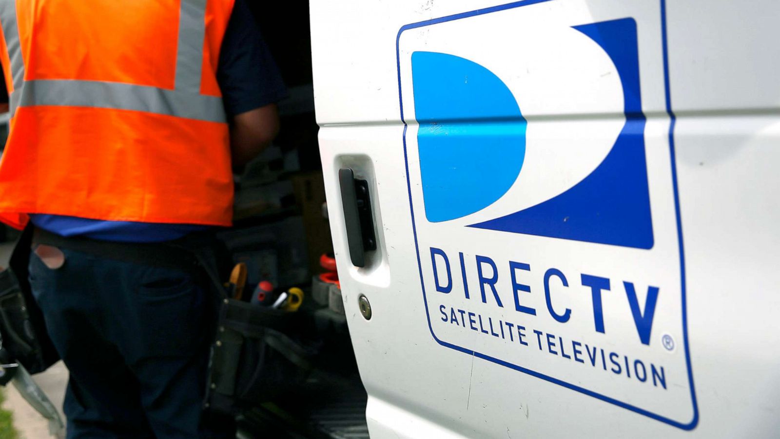 DIRECTV Announces Renewal and Expansion of Carriage Agreement with NFL Media