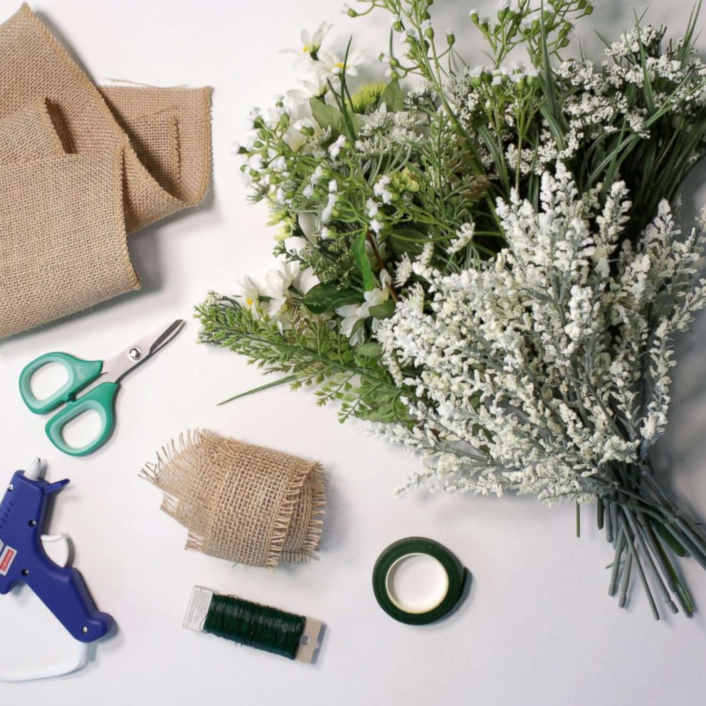 VIDEO: DIY wedding: How to make the perfect summer bridal bouquet
