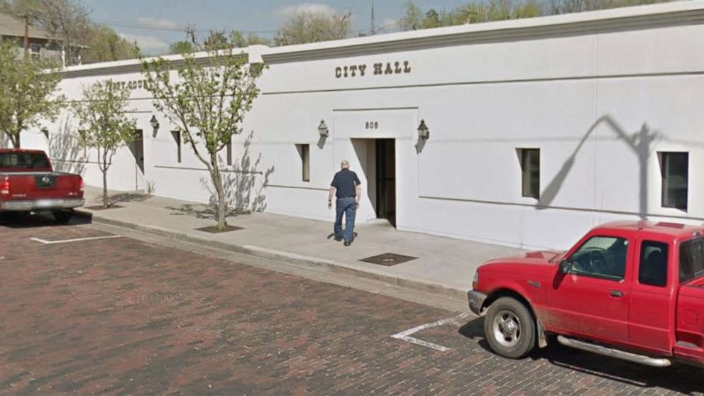 Kansas mayor resigns amid backlash for supporting mask mandate 'I was