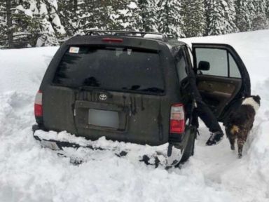 Man stuck in snowbound car for 5 days survives on taco sauce packets, authorities say