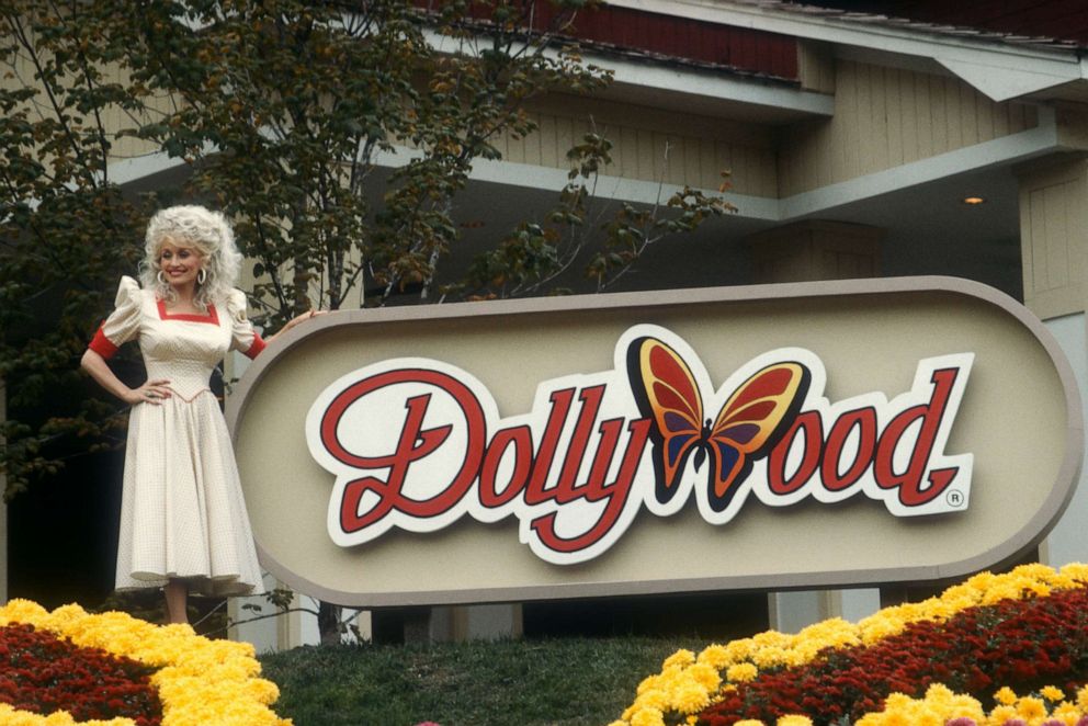 PHOTO: Dolly Parton poses for a portrait at Dollywood, Oct. 24, 1988, in Pigeon Forge, Tennessee. 
