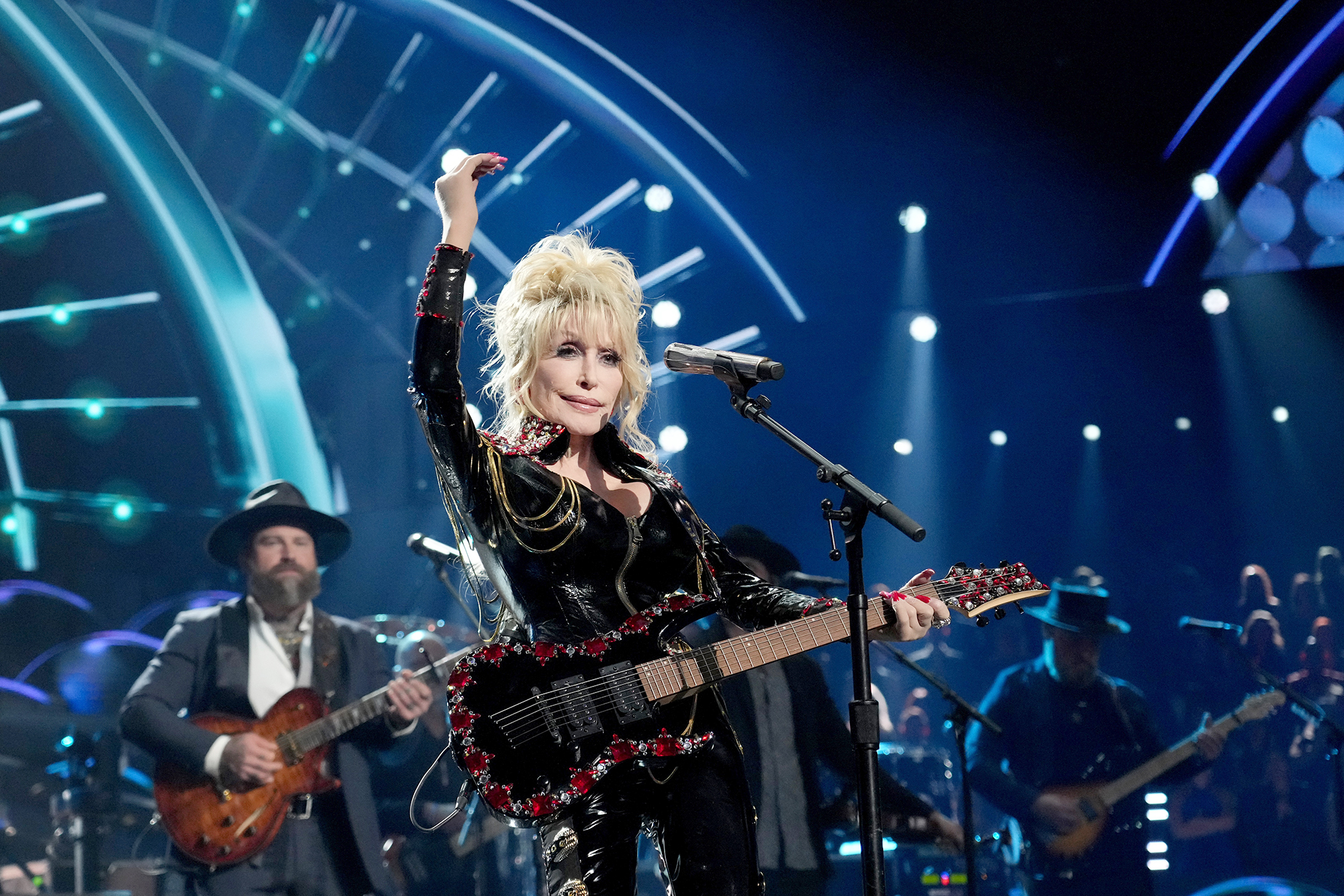 PHOTO: Dolly Parton performs onstage during the 37th Annual Rock & Roll Hall of Fame Induction Ceremony in Los Angeles, Nov. 5, 2022.
