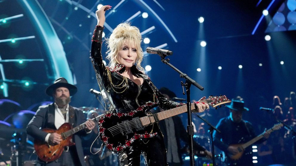 VIDEO: Dolly Parton wins $100M award from Jeff Bezos