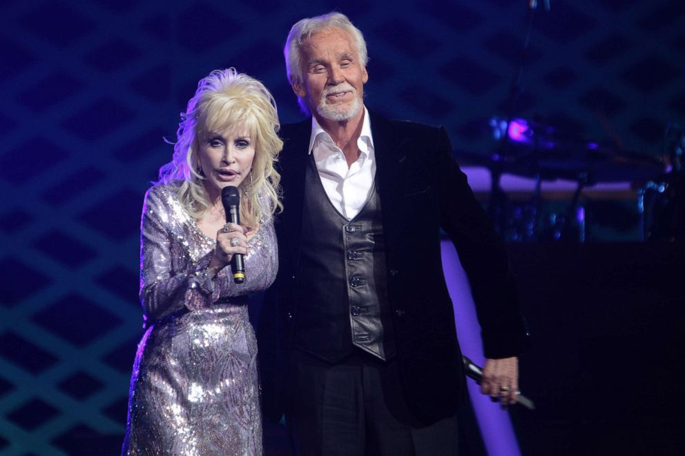 PHOTO: In this April 10, 2010, fhile photo, Dolly Parton and Kenny Rogers perform at Kenny Rogers:The First 50 Years at The MGM Grand at Foxwoods in Ledyard, Conn.