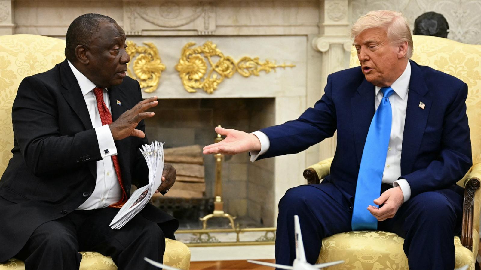Trump confronts S. Africa's president, pushes false white genocide claims