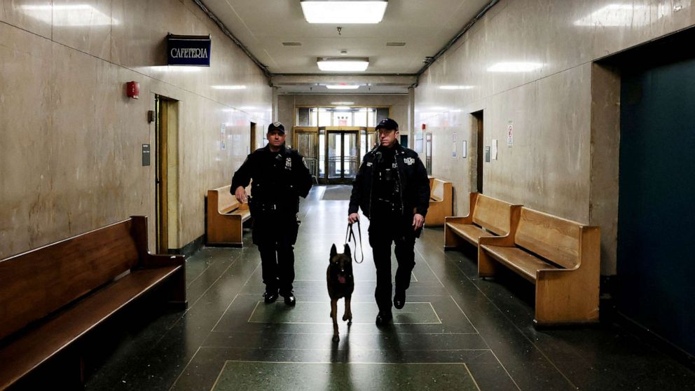 PHOTO: Officers from the New York City Police Department (NYPD) Canine Unit work in Manhattan Criminal Court in New York City, March 27, 2023.
