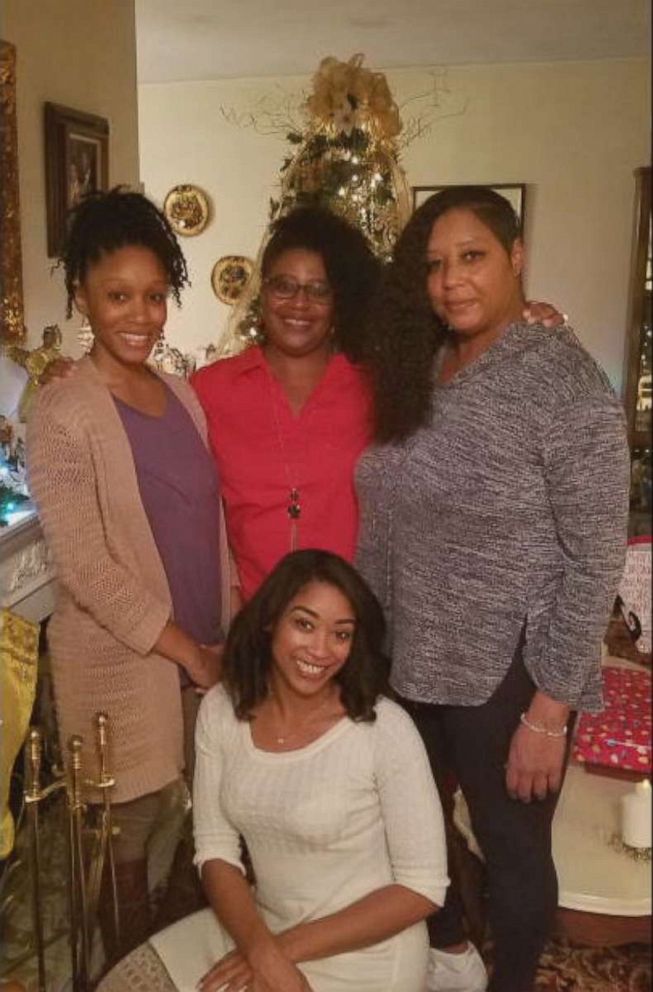 PHOTO: Donna Dees with her sister and nieces