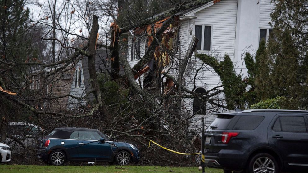Over 100,000 wake up without power on Christmas as storm slams East ...