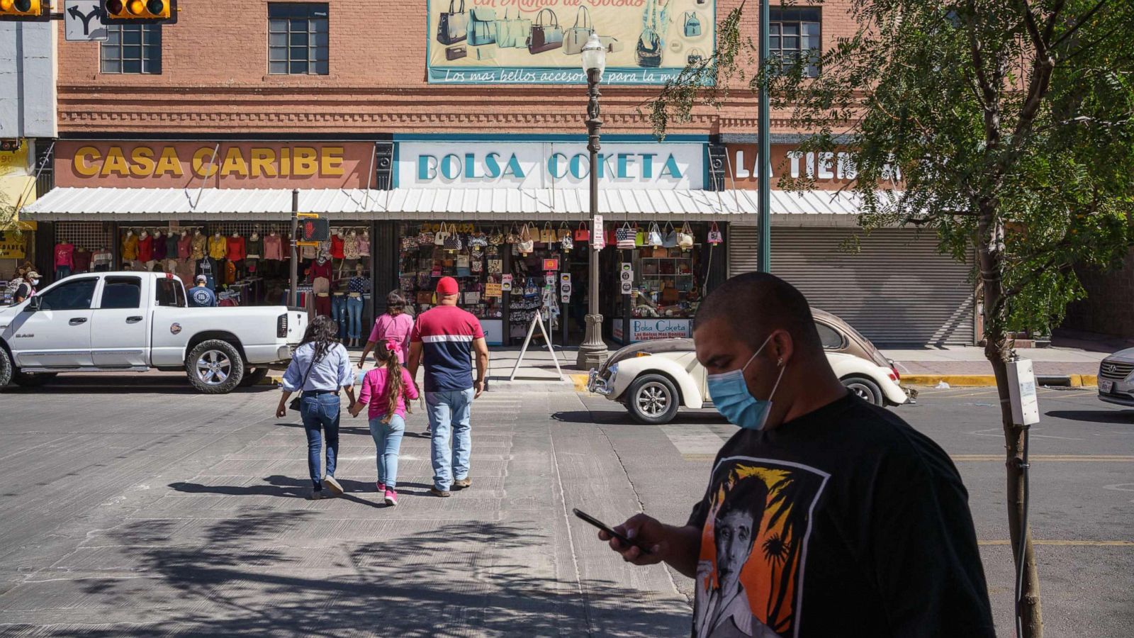 coronavirus-live-updates-el-paso-county-imposes-curfew-as-hospitals-and-icus-fill-up