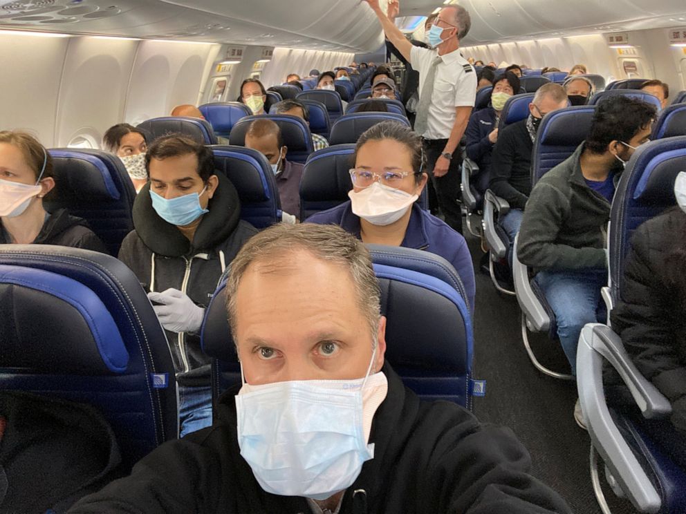 PHOTO: A United Airlines flight from Newark to San Francisco is crowded with passengers in a photo posted to social media on May 9, 2020.