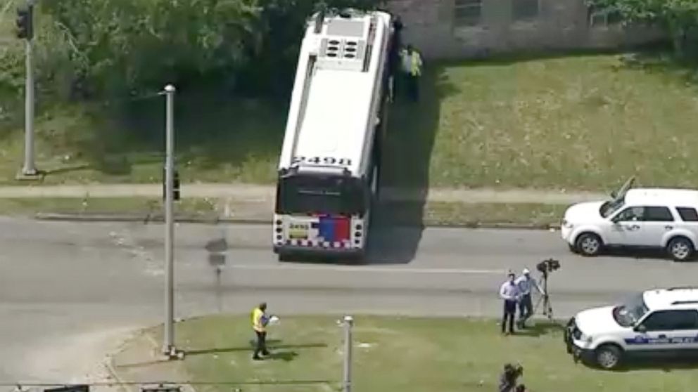 Bus driver stabbed by passenger - ABC News