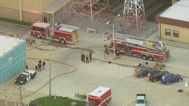 Video Chicago Traffic Control Center Fire Stops Flights - ABC News